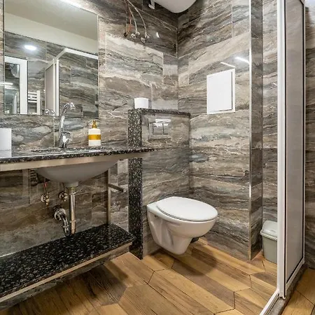 Sunny In Studentski Grad, Behind Unss Lägenhet Sofia