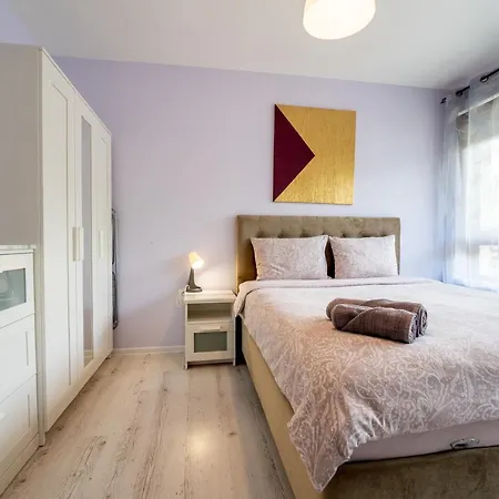 Sunny In Studentski Grad, Behind Unss صوفيا