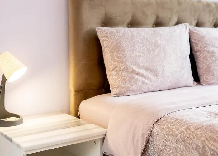 Sunny In Studentski Grad, Behind Unss * סופיה