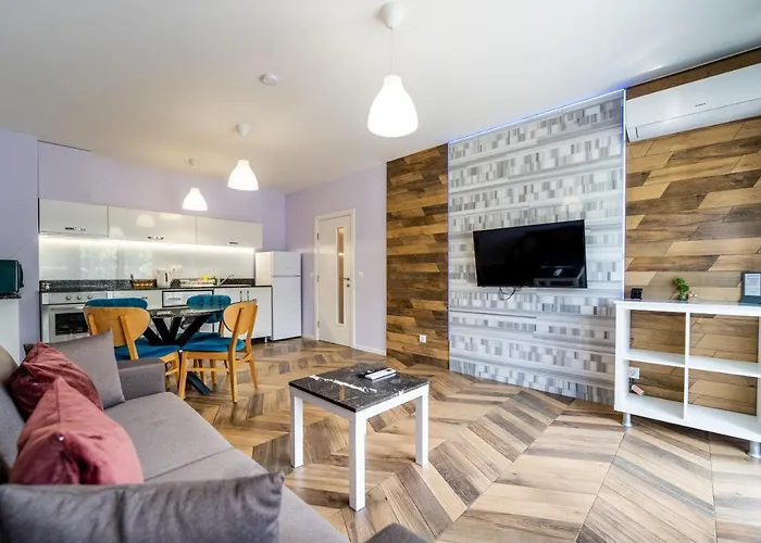 Sunny In Studentski Grad, Behind Unss *