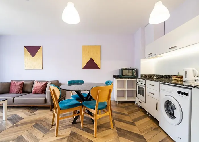 Sunny In Studentski Grad, Behind Unss דירה