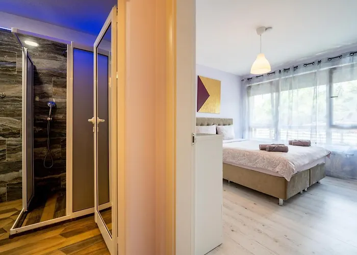 דירה Sunny In Studentski Grad, Behind Unss סופיה