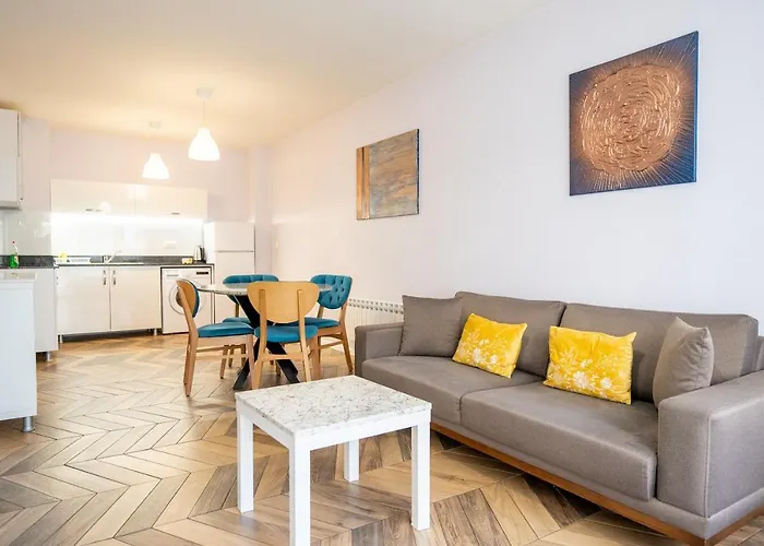 Sunny In Studentski Grad, Behind Unss *