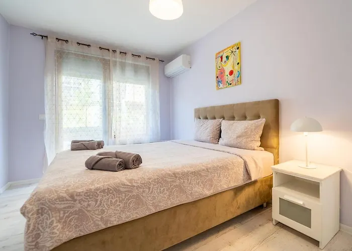 Διαμέρισμα Sunny In Studentski Grad, Behind Unss Σόφια