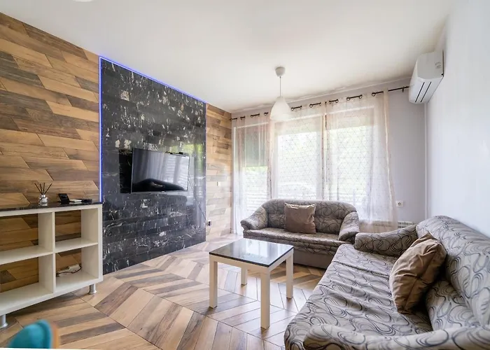 Sunny In Studentski Grad, Behind Unss סופיה