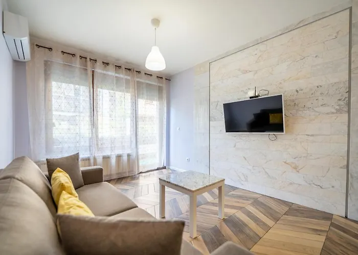 Sunny In Studentski Grad, Behind Unss Apartment Sofia