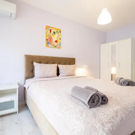 Sunny In Studentski Grad, Behind Unss *