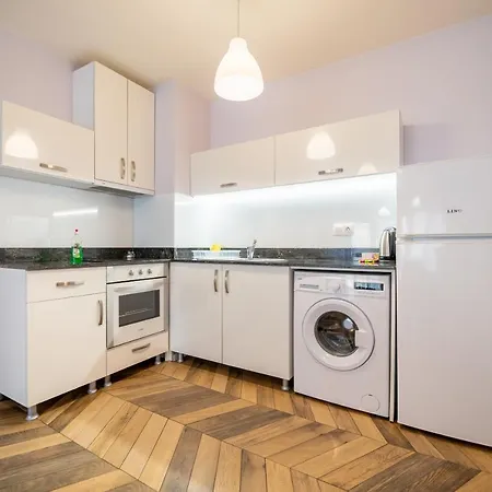 Appartement Sunny In Studentski Grad, Behind Unss