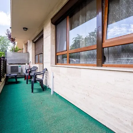 Sunny In Studentski Grad, Behind Unss Appartement